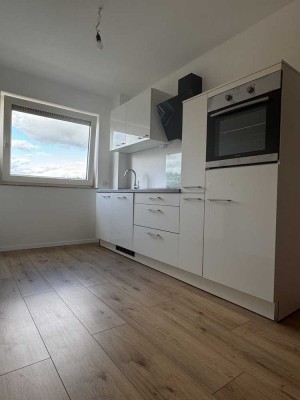 Erstbezug nach Sanierung und Einbauküche: Exklusive 4-Raum-Wohnung mit geh. Innenausstattung