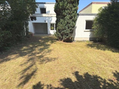 PREISSENKUNG - Reihenhaus mit viel Platz und schönem Garten "Rollwald“