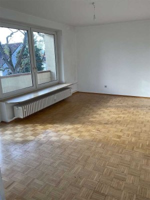 Großzügige 4-Zimmer-Wohnung mit Einbauküche