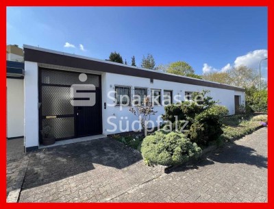 Gemütliches Zuhause auf einer Ebene mit Terrasse und Garten
