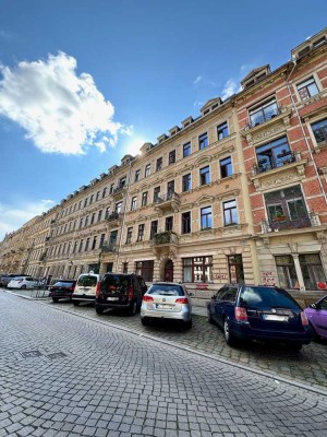 Charmante 2-Zimmer-Erdgeschosswohnung mit Blick auf die Martin-Luther-Kirche - Frisch saniert!