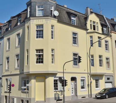 IMWRC – Langerfeld bietet großes, komfortables MFH-Eckhaus!