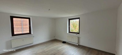 Freundliche und sanierte 2-Zimmer-Wohnung mit gehobener Innenausstattung in Zwickau