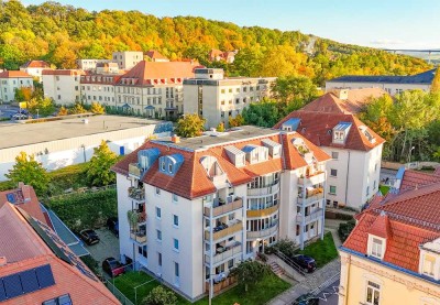 Erstbezug nach Sanierung * helle 2-RW mit Balkon * Bad mit Wanne * moderne EBK * Aufzug * zentral *