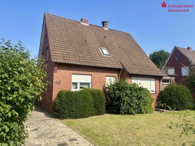 Ein-/Zweifamilienhaus mit großem Eigentumsgrundstück