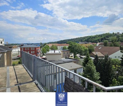 Individuelle und moderne Familienwohnung mit großem Balkon unterm Dach!