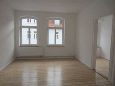 schöne Altbauwohnung - Balkon - hell und zentral