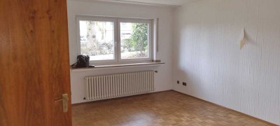 Attraktive und gepflegte 3-Zimmer-Souterrain-Wohnung in Essen