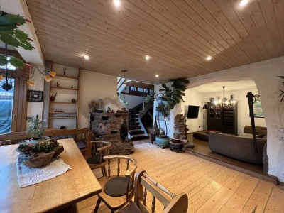 Zwei Häuser, ein Panorama – Ihr Platz zum Wohlfühlen!