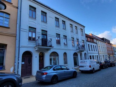 Freundliche Dachgeschoss-Wohnung sucht Nachmieter!
