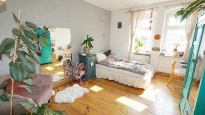 Provisionsfrei! Letzte ETW im 1. OG, toll vermietet im energetisch sanierten MFH - Zentrum
