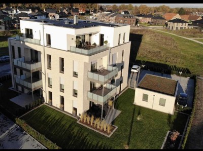 Helle 3 Zimmer Neubauwohnung Barrierefrei mit Aufzug, Balkon und PKW Stellplatz