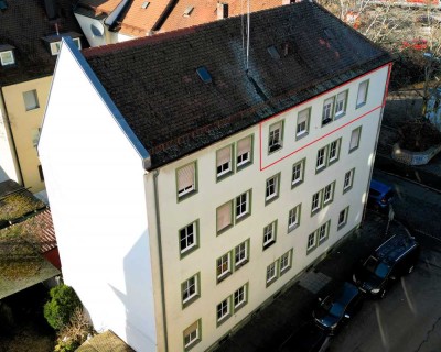 Sofort bezugsfähig und provisionsfrei - 2 Zi. Wohnung, 3. OG, in Bahnhofsnähe