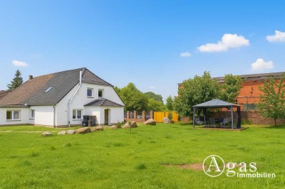Charmante Doppelhaushälfte mit großem Grundstück