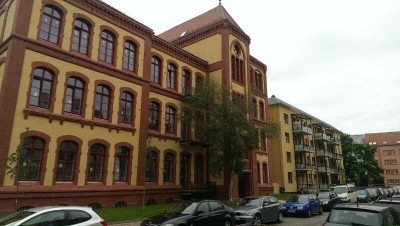 Großzügiges Loft, 1 RWG in Stadtfeld mit Einbauküche.