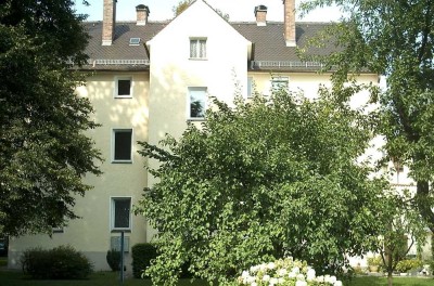 Ruhig, verkehrsgünstig, schöner Garten
