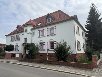 Historischer Charme trifft modernes Wohnen –stilvolle
4 Zi-Dachwohnung 85 m² mit Terrasse+Stellplat