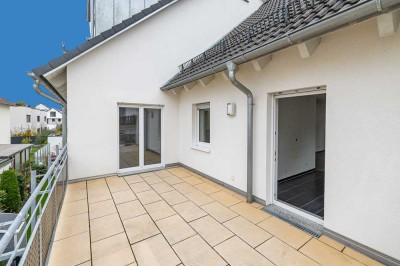 Herrliche 3 Zimmer Wohnung mit Dachterrasse und Balkon