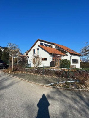 Großzügiges, modernes Einfamilienhaus mit schönem Garten in bester Wohnlage