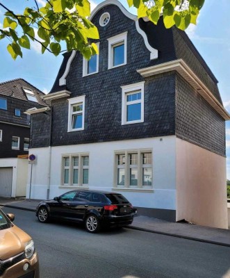 Helle 3-Zimmer-Wohnung mit traumhaft schönem Ausblick in Cronenberg