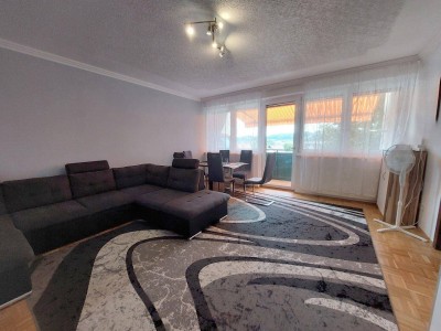 Helle, südseitig ausgerichtete und gepflegte Wohnung mit Loggia