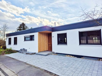 +++ Bungalow der Extraklasse mit Atriumgarten und Weitblick +++