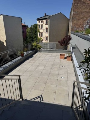 Außergewöhnliche sonnige Dachterrassen-Wohnung direkt am Senefelder Platz/Prenzlauer Berg mit Garage