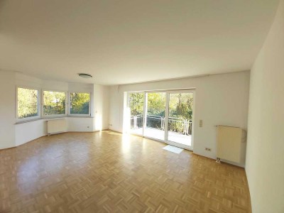 Charmante und barrierefrei 2-3 Zi.-Wohnung im EG - mit EBK, Balkon mit herrlichem Ausblick ins Grüne