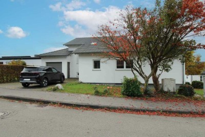 Gepflegtes, lichtdurchflutetes Einfamilienhaus mit schönem Grundstück in Öpfingen