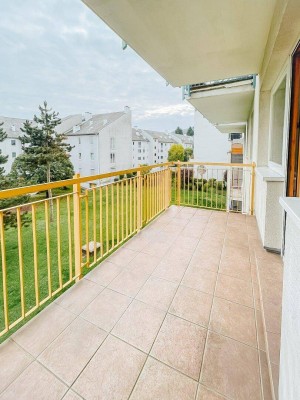 HELLE WOHNUNG MIT TG I BALKON I FAMILIENFREUNDLICH I GEPFLEGT I BADEWANNE I LICHTDURCHFLUTET I ZENTRAL I PROJEKT WOHNEN