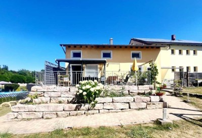 "Haus im Haus Feeling" - großzügige 5-Zimmer Wohnung mit Süd-Terrasse nahe Bad Abbach