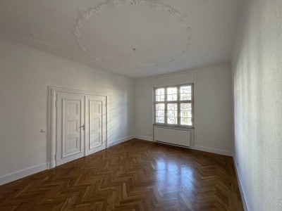 Tolle 4 Zimmer Altbau.Wohnung in Denkmal-Ensemble in Lu-Süd