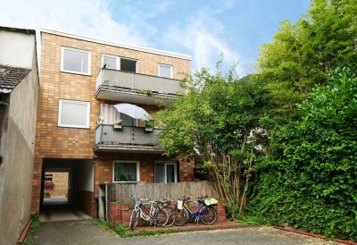 Gemütliche Dachgeschosswohnung mit Balkon in Rodenkirchen