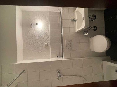 Reinkommen und Wohlfühlen: renovierte 1 -Zimmer-Wohnung