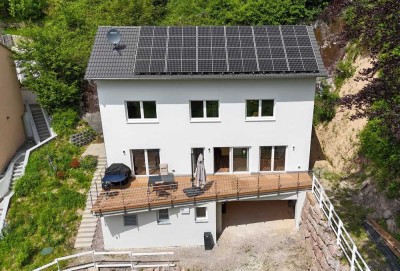 Neuwertiges KfW 40 Plus Energieeffizienzhaus in wunderschöner Südlage