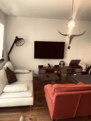 Exklusive, geräumige und neuwertige 1-Zimmer-Hochparterre-Wohnung mit EBK in Offenbach am Main