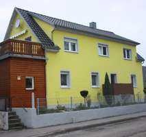 Zuhause mit Perspektive – Freistehendes Zweifamilienhaus mit zwei Wohneinheiten, Garten und Hof!