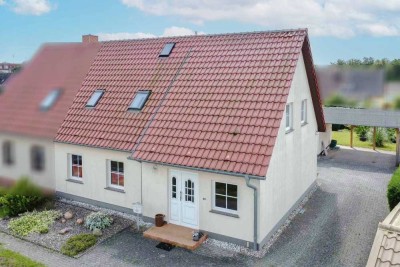 Ihr neues Zuhause: Charmante Doppelhaushälfte mit Garten, 4 Stellplätzen- einziehen und wohlfühlen