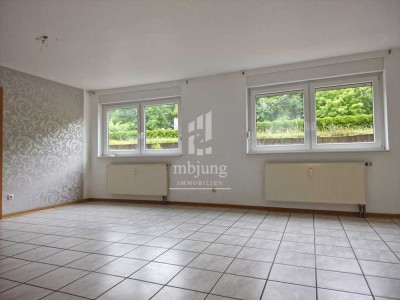 Helle Wohnung im gepflegten Wohn- und Geschäftshaus in Zell-Barl