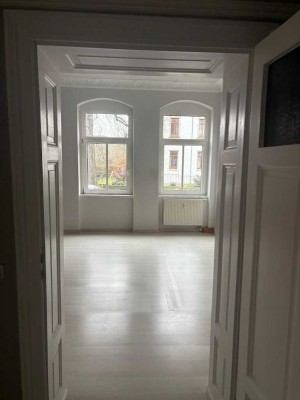 Großzügige Altbauwohnung in Striesen – 4 Zimmer im Erdgeschoss