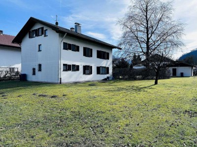 Ein Grundstück mit Bestandsgebäude und vielfältigen Möglichkeiten