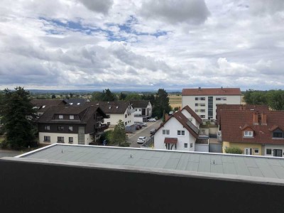 Attraktive 3-Zimmer-Seniorenwohnung mit toller Fernsicht und EBK in Stutensee
