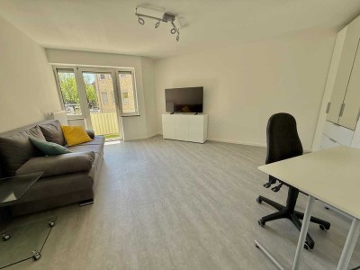 WG-Zimmer in einer modernisierten und möblierten 3-Zimmer-Wohnung mit EBK im Zentrum Münchens