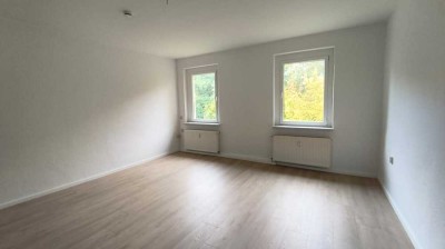 Renovierte 2-Zimmer Wohnung mit eigenem Gartenbereich
