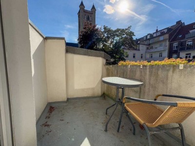 Charmante Zwei-Zimmer-Wohnung mit Aufzug und Balkon in Düsseldorf-Friedrichstadt