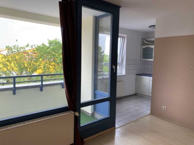 Gepflegte Wohnung mit zwei Zimmern und Balkon in Bremen Habenhausen