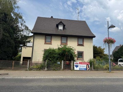 Großes Haus mit vielen Möglichkeiten im Herzen von Binzen!