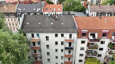 Grüner Ausblick inklusive – Charmante 2-Zhg. mit Balkon mit Denkmalschutz im Leipziger Osten!
