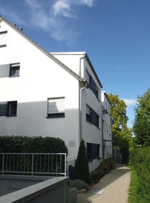 Neuwertige 3-Zimmer-Erdgeschosswohnung mit Terrasse und Gartenanteil in sehr guter Lage