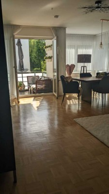 Exklusive 3-Zimmer-Wohnung mit Loggia und Einbauküche in Neufahrn bei Freising